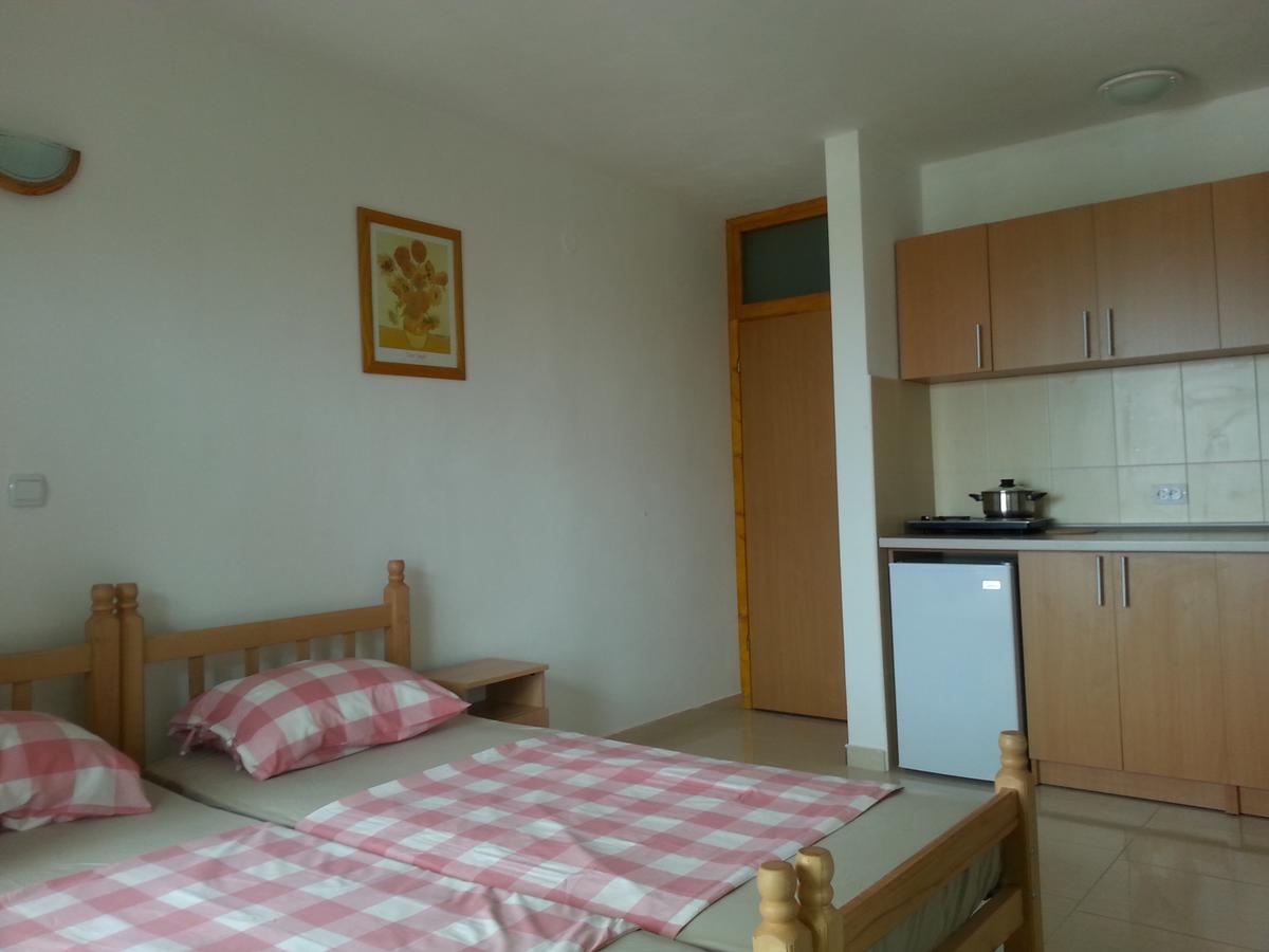 Apartments Nurkovic Добра вода Екстериор снимка